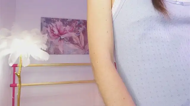 lylylovesyou online show from December 16, 2024, 5:38 am