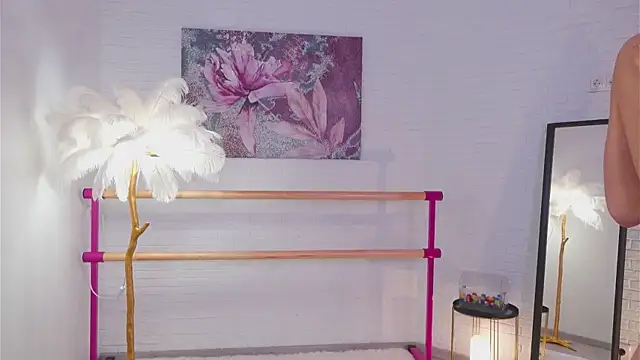 lylylovesyou online show from February 24, 2025, 10:15 am