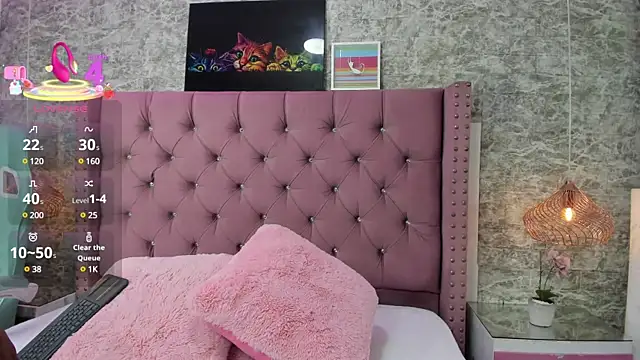 NahiaraReina online show from February 7, 2025, 1:22 pm