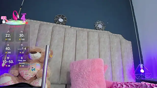 NahiaraReina online show from March 15, 2025, 1:18 pm