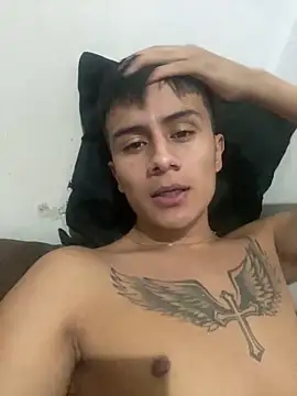 Snapshot of The__Rodriguez chatting on January 1, 2025, 1:37 am The Rodriguez online show from January 1, 2025, 1:37 am