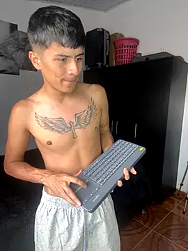 Snapshot of The__Rodriguez chatting on September 28, 2025, 6:24 pm The Rodriguez online show from September 28, 2025, 6:24 pm