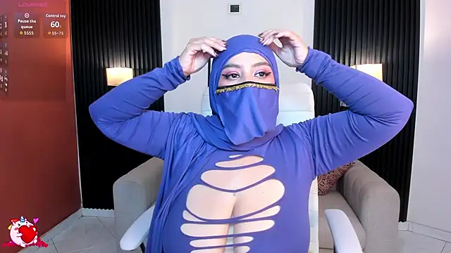 cloe sirena online show from October 14, 2025, 2:40 pm