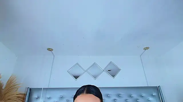 EileenBenzon online show from March 6, 2025, 5:43 pm