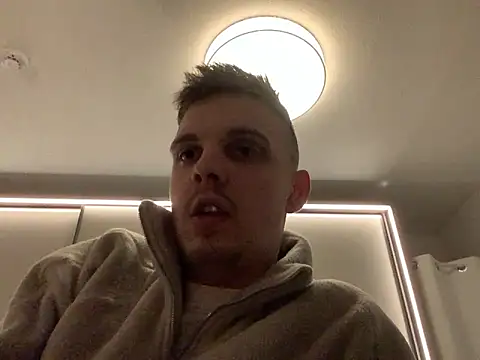 Snapshot of neilho1 chatting on December 30, 2024, 9:29 pm neilho1 online show from December 30, 2024, 9:29 pm