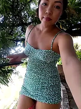 sweet outdoor charm online show from December 18, 2024, 6:35 pm