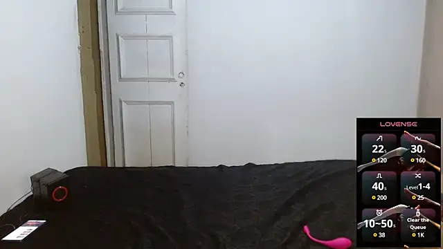 cherrydelioncourt online show from January 7, 2025, 5:33 am