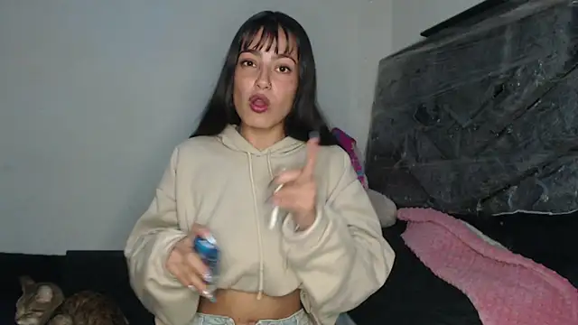 skinny sweet2411 online show from February 11, 2026, 4:39 am