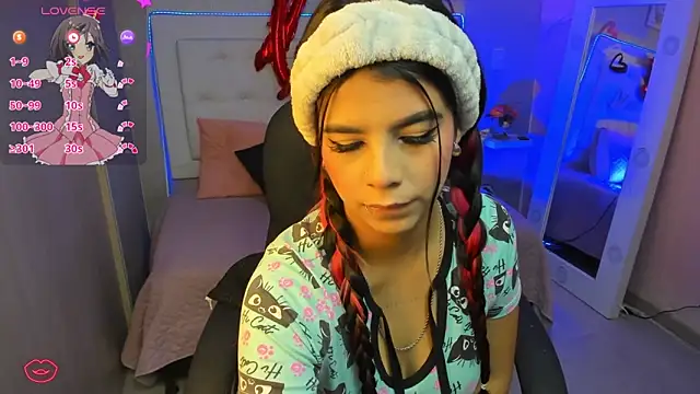 EMALINDA  HILSS online show from February 17, 2025, 11:55 am