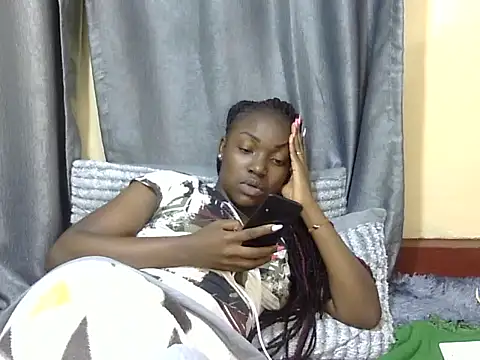 Snapshot of Chichii- chatting on January 7, 2025, 9:46 pm Chichii- online show from January 7, 2025, 9:46 pm