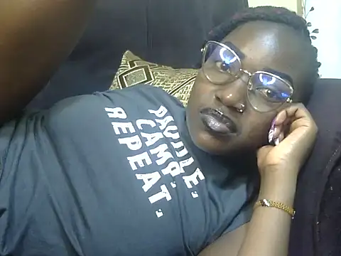 Snapshot of Chichii- chatting on March 4, 2025, 6:29 pm Chichii- online show from March 4, 2025, 6:29 pm