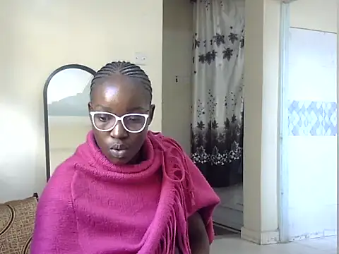 Snapshot of Chichii- chatting on December 23, 2025, 10:57 am Chichii- online show from December 23, 2025, 10:57 am