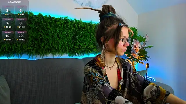 Rin Skylar online show from October 27, 2025, 7:34 am