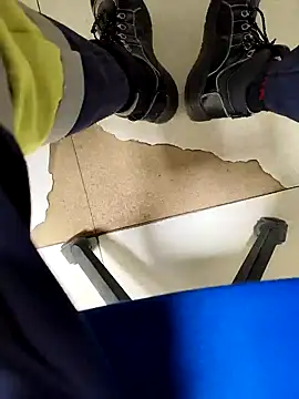 coppiapazza online show from February 5, 2025, 5:20 pm