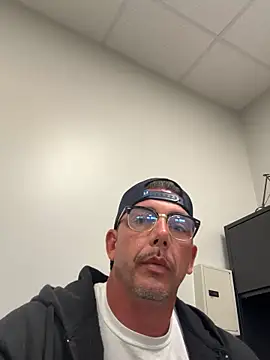 Snapshot of mike_hawks_nice chatting on September 17, 2025, 3:35 pm mike hawks nice online show from September 17, 2025, 3:35 pm