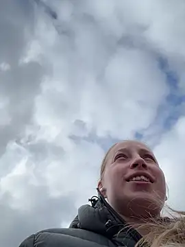 Snapshot of Hr_Frk_Olsen chatting on March 26, 2026, 1:28 pm Hr Frk Olsen online show from March 26, 2026, 1:28 pm