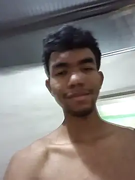 Reynold2608 online show from December 28, 2024, 11:37 pm