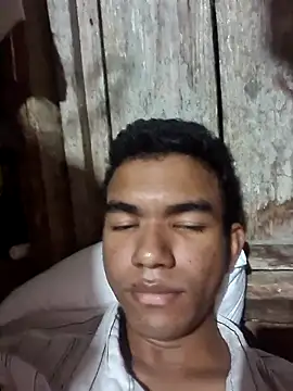 Reynold2608 online show from December 22, 2025, 2:30 am