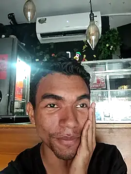 Reynold2608 online show from April 8, 2026, 10:10 pm