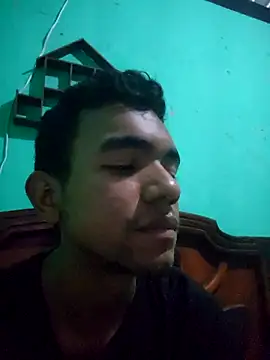 Reynold2608 online show from April 11, 2026, 2:38 am