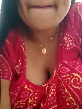 Snapshot of Priya_2222 chatting on February 14, 2025, 8:05 pm Priya 2222 online show from February 14, 2025, 8:05 pm