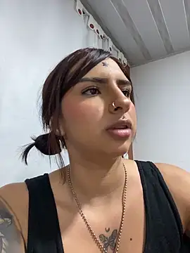 Hilary pinkk online show from March 9, 2026, 2:26 am