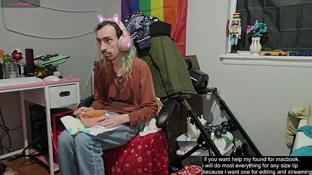 Snapshot of tallnerdyguy chatting on October 28, 2025, 3:32 am tallnerdyguy online show from October 28, 2025, 3:32 am