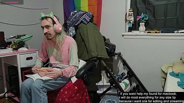 Snapshot of tallnerdyguy chatting on November 7, 2025, 3:17 am tallnerdyguy online show from November 7, 2025, 3:17 am