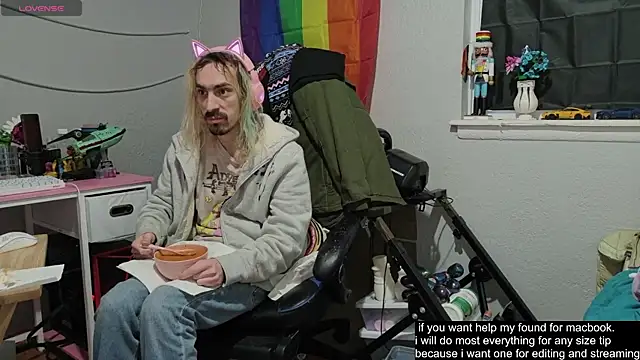 Snapshot of tallnerdyguy chatting on November 10, 2025, 4:00 am tallnerdyguy online show from November 10, 2025, 4:00 am