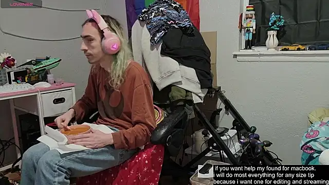 Snapshot of tallnerdyguy chatting on December 1, 2025, 4:17 am tallnerdyguy online show from December 1, 2025, 4:17 am