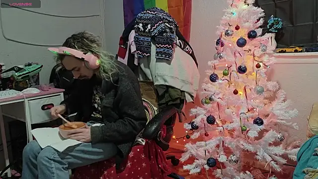 Snapshot of tallnerdyguy chatting on December 20, 2025, 3:46 am tallnerdyguy online show from December 20, 2025, 3:46 am