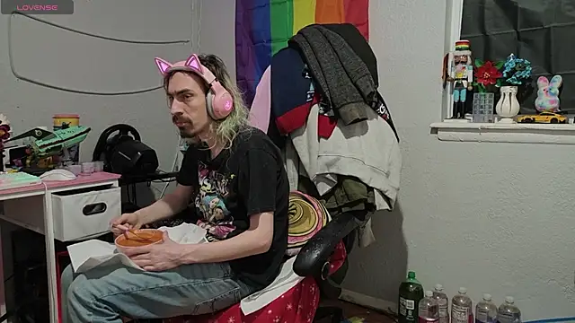 Snapshot of tallnerdyguy chatting on January 13, 2026, 4:29 am tallnerdyguy online show from January 13, 2026, 4:29 am