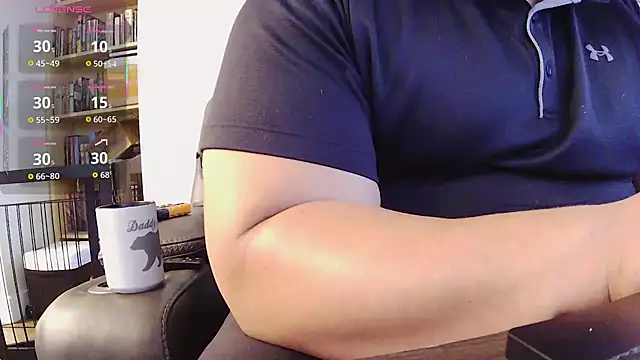 Strong Bear89 online show from October 2, 2025, 2:13 pm