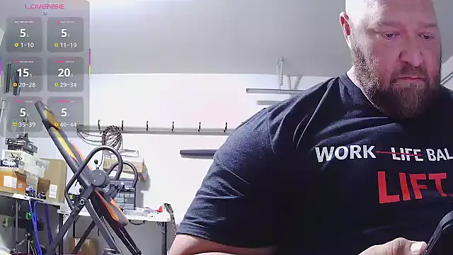 Strong Bear89 online show from March 20, 2026, 2:33 pm