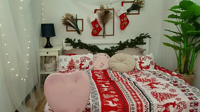 margeriTirell online show from December 22, 2024, 2:28 am