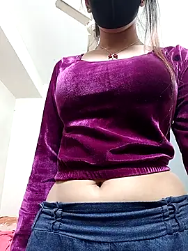 Snapshot of Tisha-01 chatting on February 16, 2026, 3:52 pm Tisha-01 online show from February 16, 2026, 3:52 pm