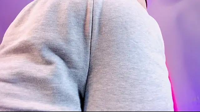 Snapshot of AmberiniHoffman chatting on February 24, 2025, 11:54 am AmberiniHoffman online show from February 24, 2025, 11:54 am