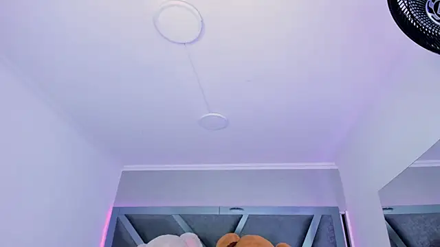 Snapshot of AmberiniHoffman chatting on September 30, 2025, 12:10 pm AmberiniHoffman online show from September 30, 2025, 12:10 pm