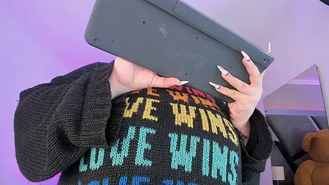 Snapshot of AmberiniHoffman chatting on October 24, 2025, 11:50 am AmberiniHoffman online show from October 24, 2025, 11:50 am