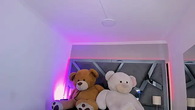 Snapshot of AmberiniHoffman chatting on November 7, 2025, 11:54 am AmberiniHoffman online show from November 7, 2025, 11:54 am