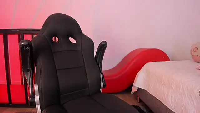 Snapshot of AmberiniHoffman chatting on February 14, 2026, 11:51 am AmberiniHoffman online show from February 14, 2026, 11:51 am