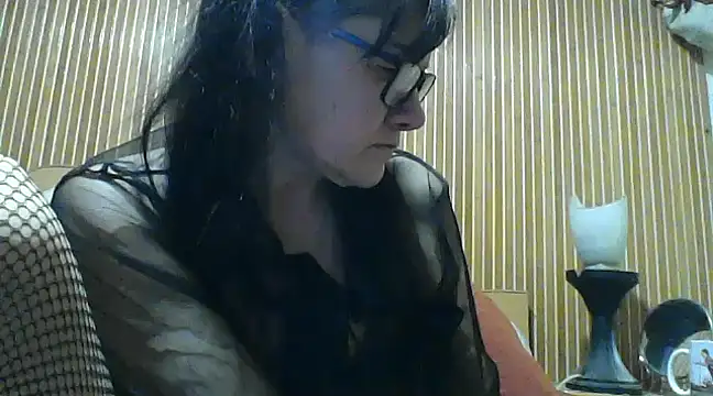 Snapshot of AlanaLaDream chatting on February 6, 2025, 6:13 pm AlanaLaDream online show from February 6, 2025, 6:13 pm