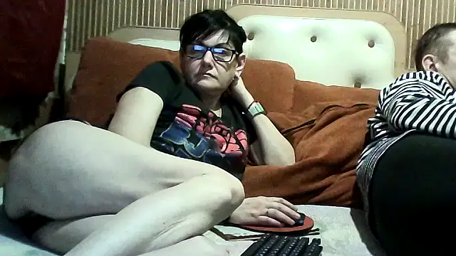 Snapshot of AlanaLaDream chatting on December 20, 2025, 4:47 pm AlanaLaDream online show from December 20, 2025, 4:47 pm