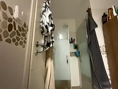 Snapshot of janberlin chatting on November 3, 2025, 9:38 pm janberlin online show from November 3, 2025, 9:38 pm