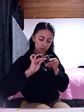 Snapshot of Gisell_s chatting on January 7, 2025, 3:24 am Gisell s online show from January 7, 2025, 3:24 am