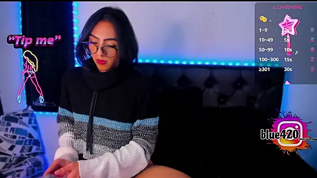 Snapshot of Skyler__blue4 chatting on December 6, 2024, 11:03 pm Skyler blue4 online show from December 6, 2024, 11:03 pm