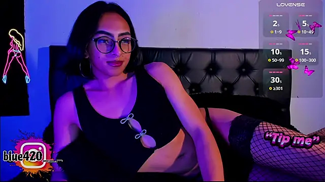 Snapshot of Skyler__blue4 chatting on December 20, 2024, 1:36 am Skyler blue4 online show from December 20, 2024, 1:36 am