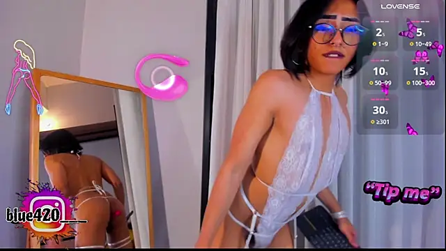 Snapshot of Skyler__blue4 chatting on January 1, 2025, 1:26 am Skyler blue4 online show from January 1, 2025, 1:26 am