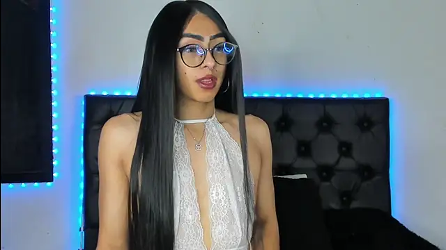 Snapshot of Skyler__blue4 chatting on January 12, 2025, 4:42 am Skyler blue4 online show from January 12, 2025, 4:42 am