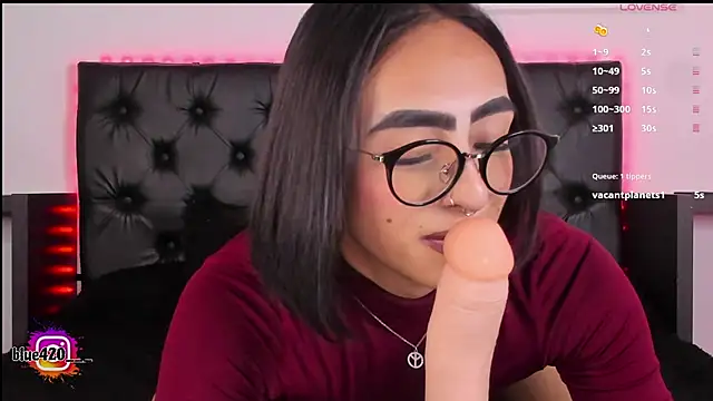 Snapshot of Skyler__blue4 chatting on February 4, 2025, 9:49 am Skyler blue4 online show from February 4, 2025, 9:49 am